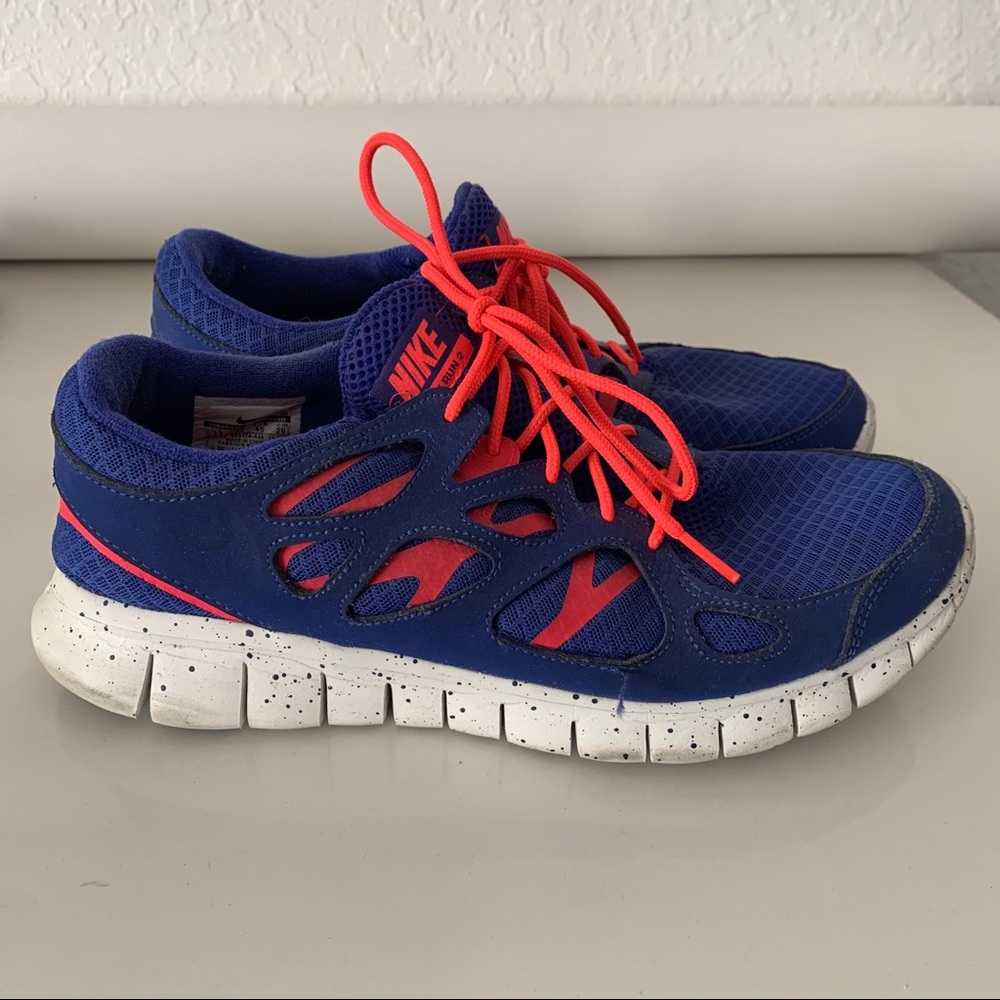 Nike Free 2. Mens 11. Purple & neon Athletic shoes